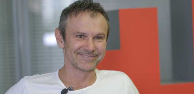 Вакарчук хочет запатентовать лозунг "Слава країні"