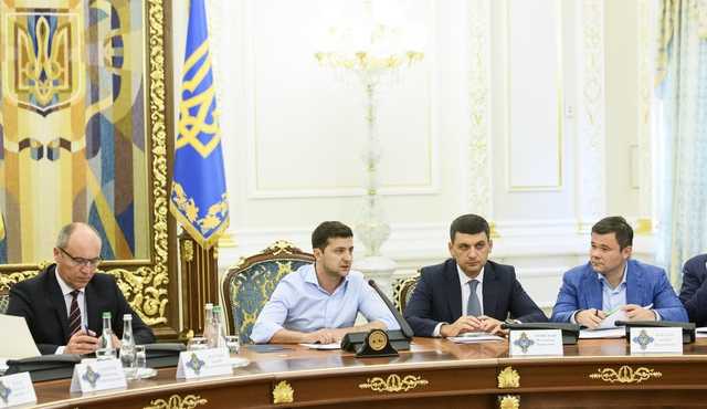 Квартал "черных лебедей": как работает метод Зеленского