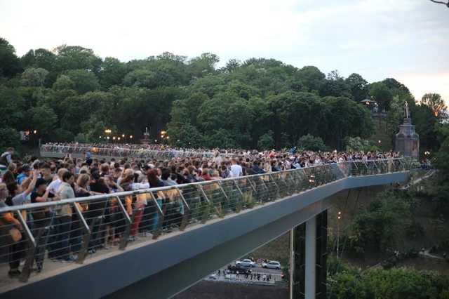 На “мосту Кличко” установят супербронированное стекло