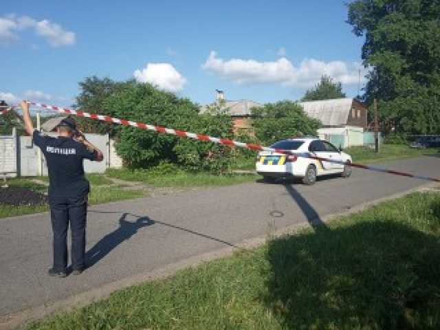 На Харьковщине мужчина выпил спиртного, потом застрелил сына и покончил с собой