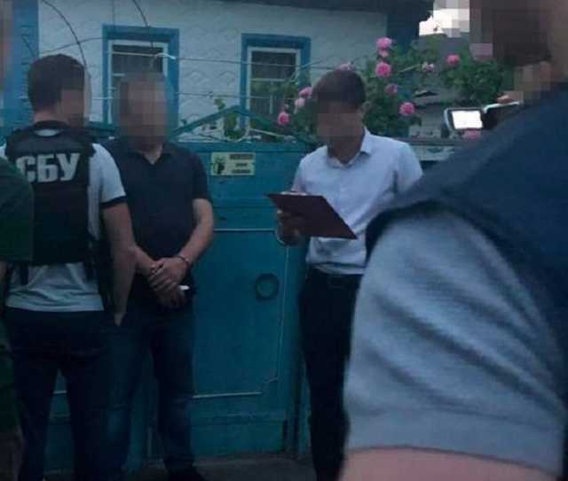 В Белой Церкви полицейский обещал за взятку отпустить наркоторговца