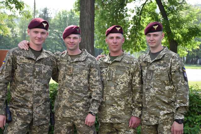 Десантники-штурмовики США та України обмінюються бойовим досвідом