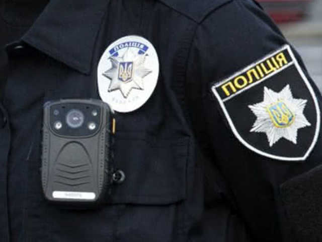 В Харькове пьяный мужчина заставил гостя выпрыгнуть из окна 4 этажа