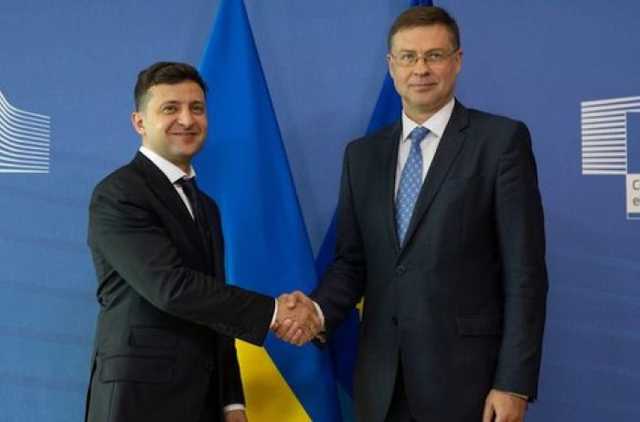 500 млн на кону: Зеленскому назвали условие получения нового транша