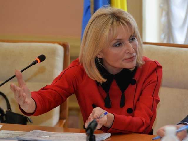 «Подтяжки на лице»: в Сети высмеяли «помолодевших» Ирину Луценко и Нину Южанину