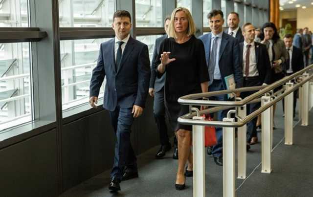 Зеленский обсудил с Могерини давление на Россию