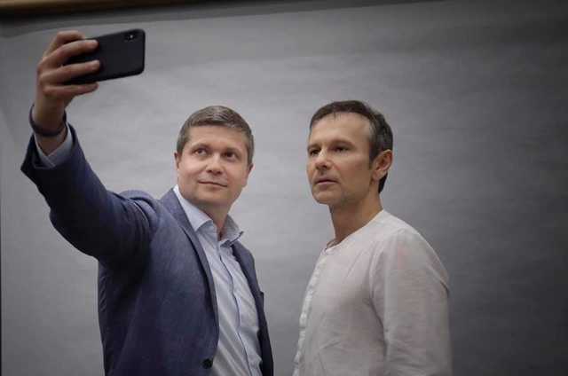 Вакарчук взяв у команду депутата від БПП