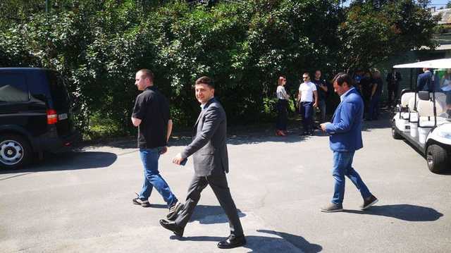 В столичном ботсаду им.Гришка начался съезд партии “Слуга народа”