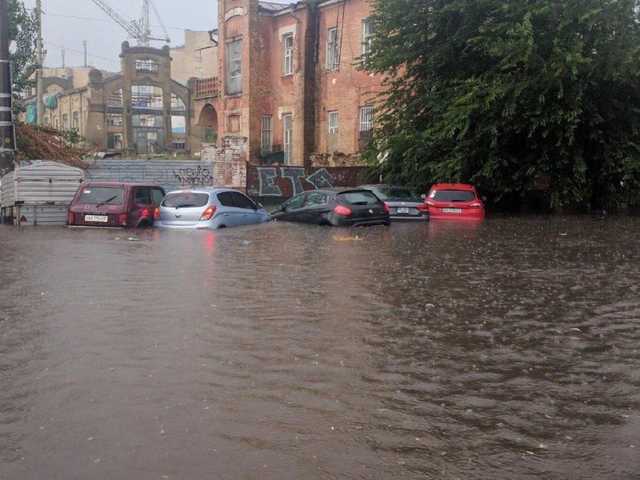 «Кличко молодец»: киевляне обсуждают подтопления на Позняках