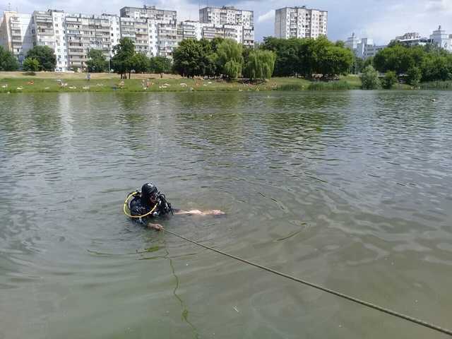 За день в озерах Киева утонуло два человека