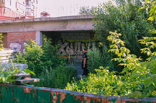 В Киеве в заброшенном здании нашли труп мужчины: возле тела лежала записка