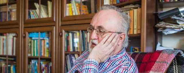 "Одна шваль": львовский писатель оскорбил десятку Вакарчука и возмутил коллегу