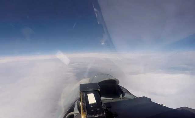 Появилось видео, как Россия перехватила над Балтикой самолеты-разведчики США и Швеции