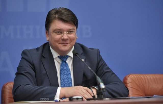 Жданов в мае заработал в 11 раз больше оклада