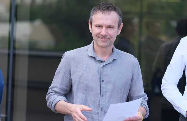 «Работа на интересы олигархов». Вакарчук объяснил, почему поддерживает решение президента распустить Раду