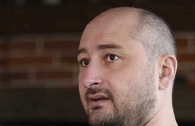 "Б*яди, засунете головы обратно в ж@пы": Бабченко эмоционально обратился к россиянам из-за Голунова