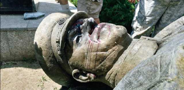 «Подлежит обязательному демонтажу» — позиция Минкульта по Жукову в Харькове