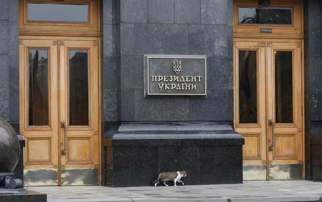 В Адміністрації президента змінять правила дрес-коду та дозволять відвідувати будівлю з ноутбуками