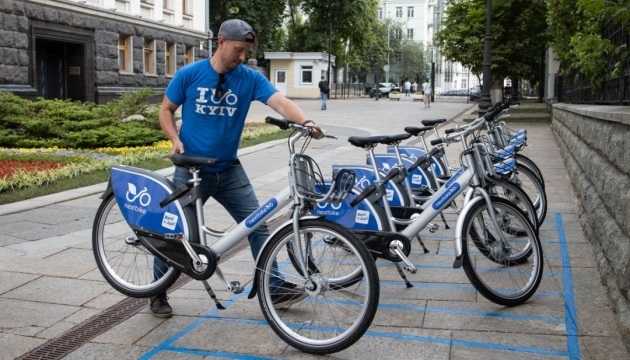 В Адміністрацію президента можна тепер приходити навіть у шортах