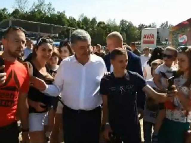 Порошенко произвел фурор на музыкальном фестивале в Ивано-Франковске