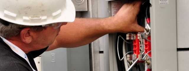 В Киеве мужчина представлялся электриком «Киевэнерго» и грабил квартиры