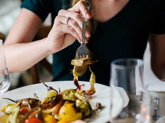 Во Львовской области 14 человек попали в больницу после посещения ресторана