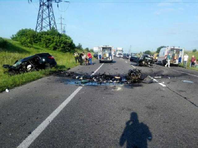 Смертельное ДТП на трассе Киев – Чоп: от двух машин почти ничего не осталось