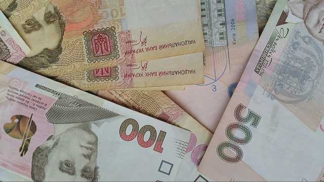 Гривна на межбанке снова укрепилась