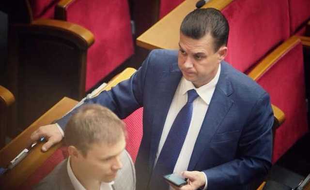 Депутат від Опоблоку обговорює «тьолочок» в Раді і планує купити молокозавод