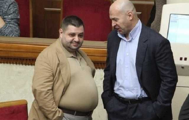 Грановский рассылает избирателям своего округа пакеты с лекарствами