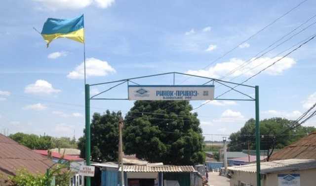 В Ивановке, где убили 11-летнюю девочку, киоск матери подозреваемого исписали надписями "Убийца"