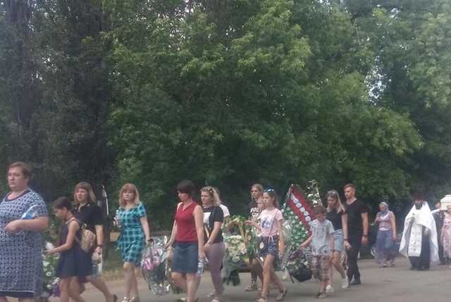 Ивановка простилась с 11-летней Дарьей Лукьяненко, жестоко убитой педофилом на Одесчине