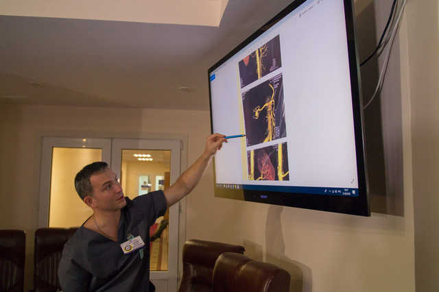 В Днепре мать отдала почку, чтобы спасти сына: сложнейшую операцию провели в Мечникова