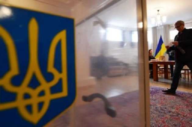 Понад 13 тисяч українців вже тимчасово змінили місце голосування