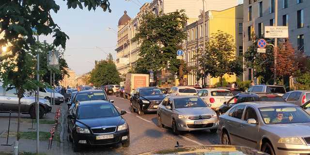 У Києві затори через масові акції