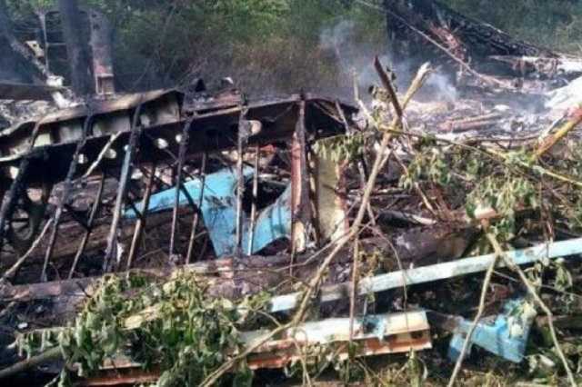 В Украине разбился самолет с людьми: первые фото с места ЧП