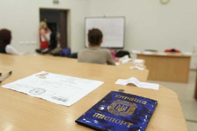 Завтра пересмотрят результаты ВНО по украинскому языку, математике и физике