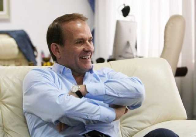 Медведчуку стало тяжелее летать в Москву