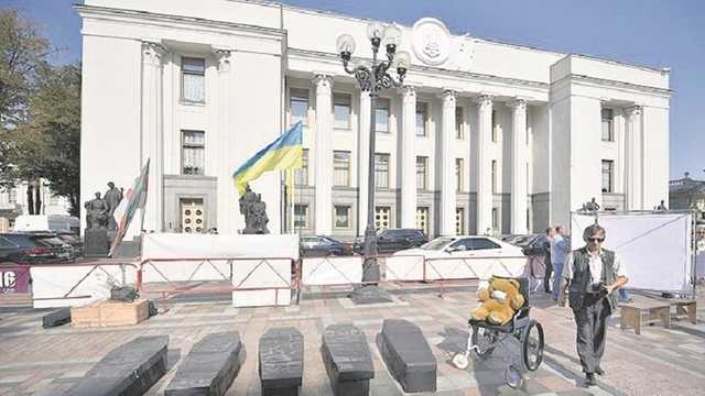 «Откат за лечение ребенка — до 15%». Как чиновники зарабатывают на больных детях