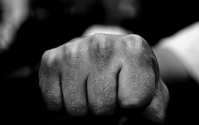 На Черкащині двоє молодиків серед білого дня побили та пограбували чоловіка