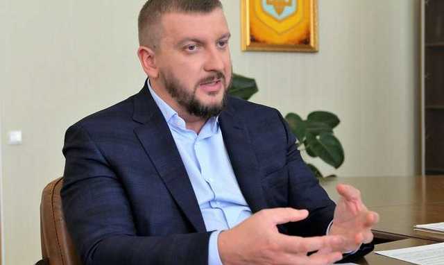 Стало известно, сколько заработал в мае глава Минюста Петренко