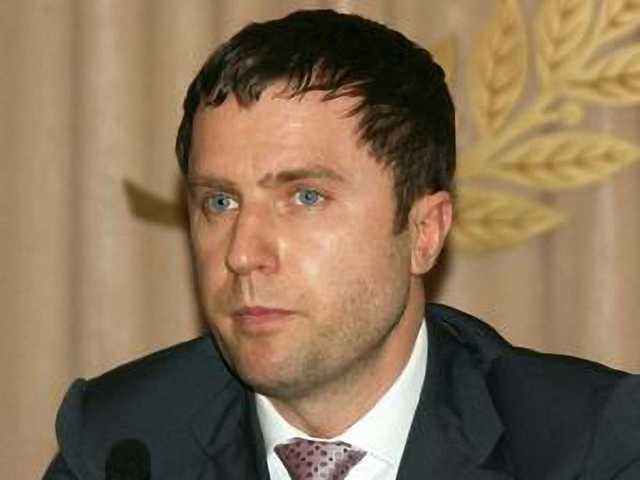 На Чернігівщині скандальний екс-нардеп намагається видати себе за кандидата від “Слуги народу”