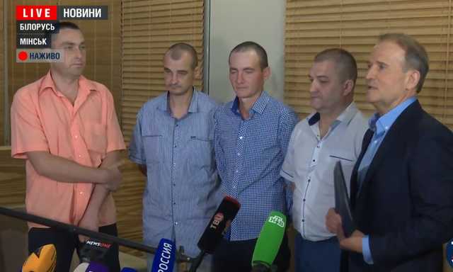 Освобожденные украинские пленные из "ЛДНР" прибыли в Минск