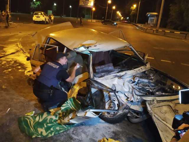 В Полтаве столкнулись LAND CRUISER и ВАЗ: 3-летний ребенок в реанимации