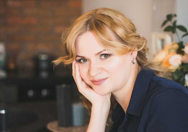 От “Слуги народа” в Киеве баллотируется любовница олигарха Хмельницкого