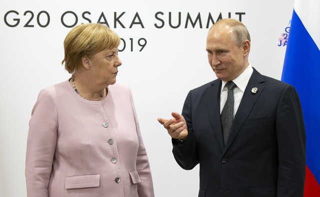 Потерялась в пространстве: Меркель оконфузилась после беседы с Путиным