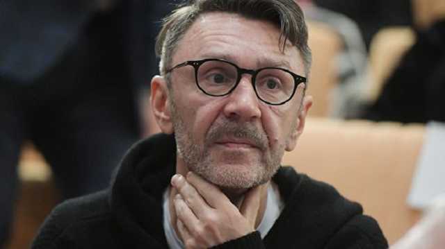 Шнуров стихотворением отреагировал на заявление Путина о трансгендарах и Элтоне Джоне