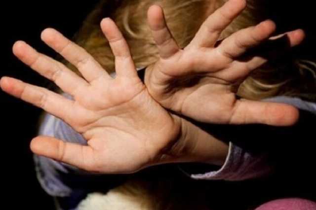 Налетел родной дедушка: в Украине изнасиловали еще двух детей