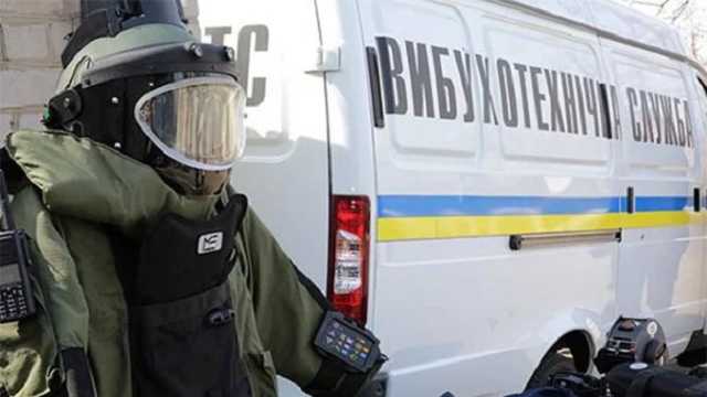 В Житомире "заминировали" три вокзала, эвакуированы 200 человек