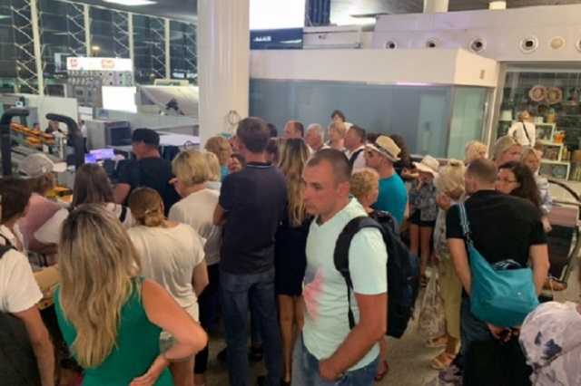 Украинские туристы застряли в Италии: подробности